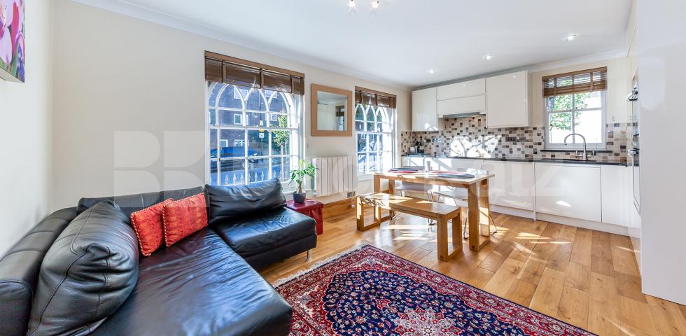 			MODERN 2 BED NEAR TUBE AND REGENTS PARK!, 2 Bedroom, 1 bath, 1 reception Flat			 Mornington Place , CAMDEN